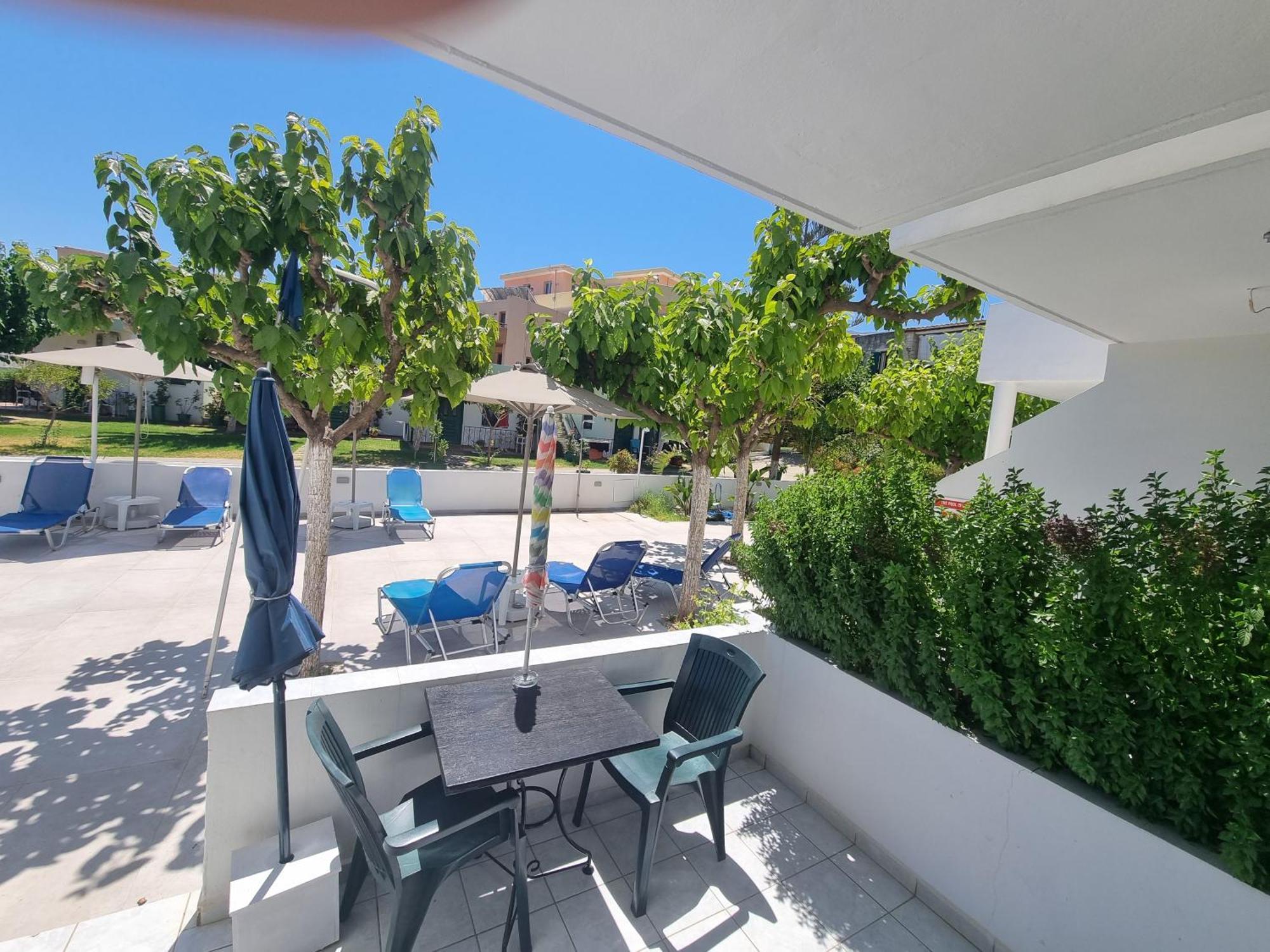 גאורגיופוליס Leonidas Studios & Apartments מראה חיצוני תמונה